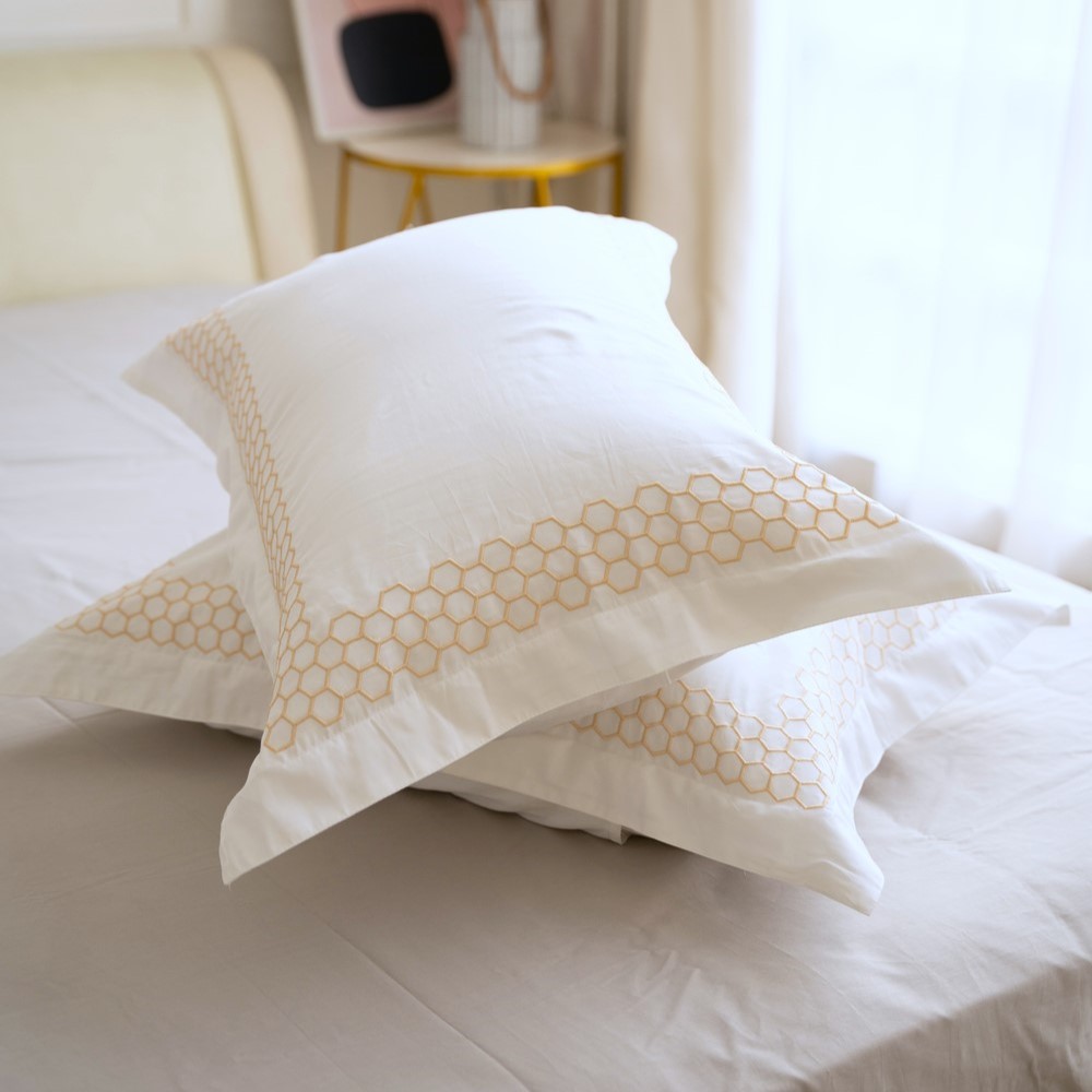 Beehive Hotel Series Embroidery Cotton Pillowcases Sleep Project